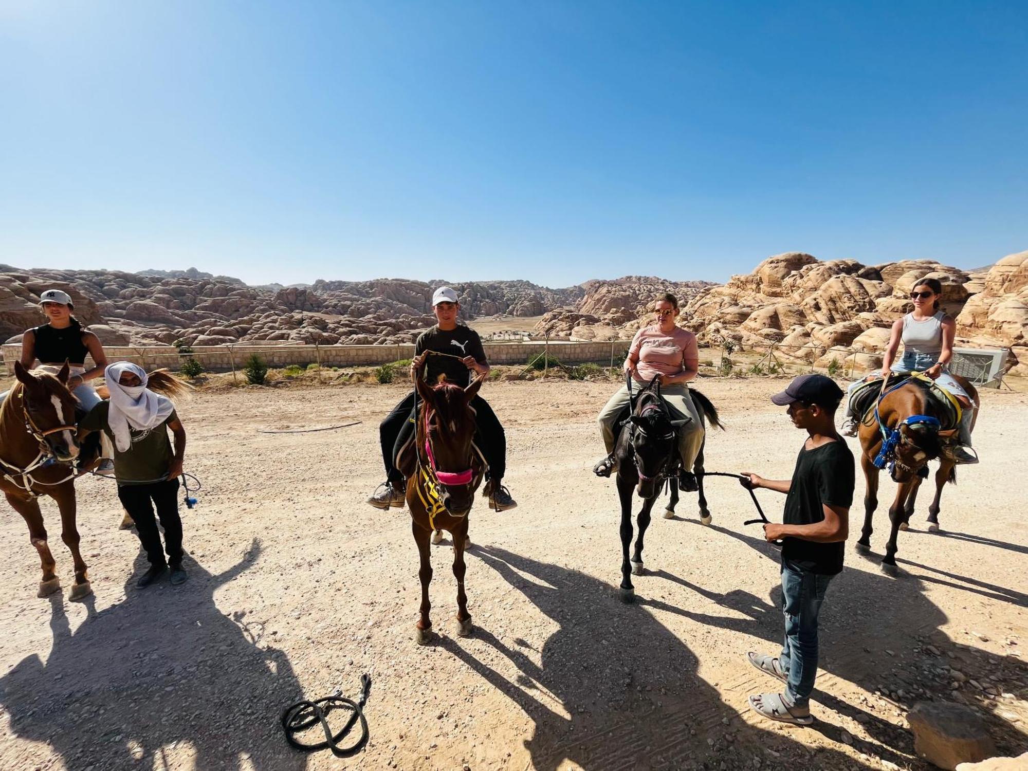 Petra Royal Ranch Bed and Breakfast Wadi Musa Exterior foto